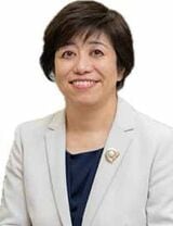 大野彰子（おおの・あきこ）文部科学省 国立教育政策研究所 教育データサイエンスセンター長（併）国際研究・協力部長1994年文部省（現・文部科学省）入省。アメリカ留学（コロンビア大学大学院）、岡山県教育庁生涯学習課長、文科省高等教育局国立大学法人支援課課長補佐、OECD教育局アナリスト、カンボジア教育省教育計画アドバイザー（JICA専門家）、文化庁長官官房国際課長、同文化財第二課長、文科省大臣官房総務課広報室長、同総合教育政策局調査企画課長等を経て、2022年4月より現職（写真：本人提供）