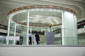 寄り付きの日経平均は続落､その後プラスに