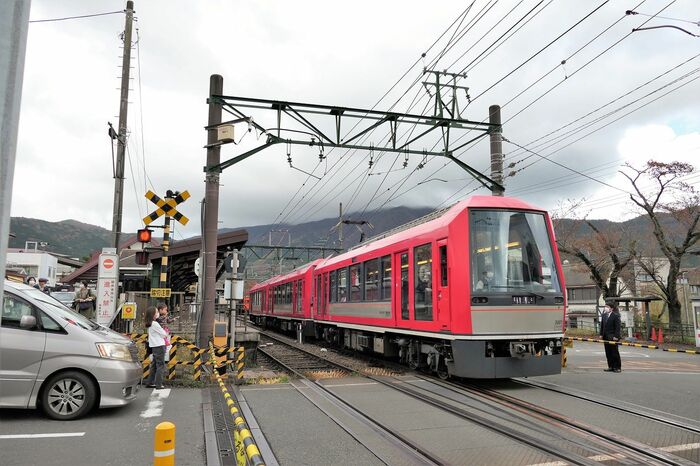 強羅駅は登山電車との乗り換え駅