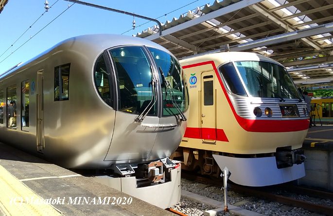 「レッドアロークラシック」（奥）と並んだ