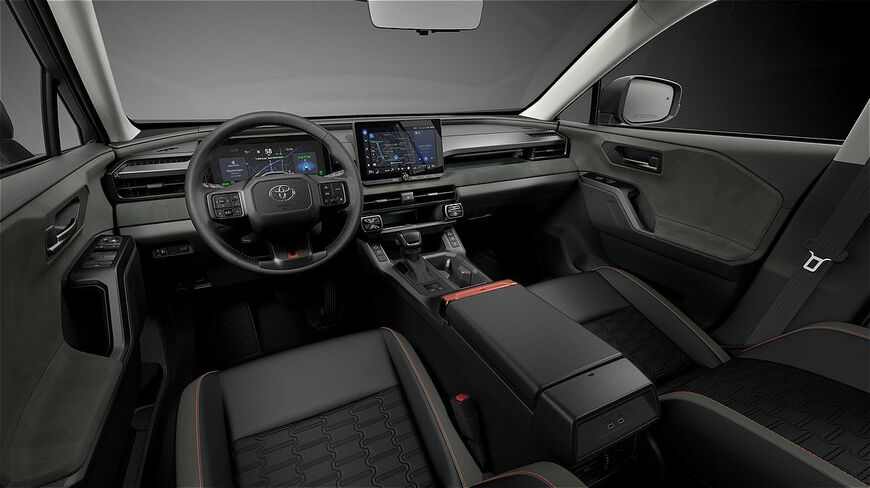 トヨタ新型「RAV4 ADVENTURE（プロトタイプ）」（写真：トヨタ自動車）