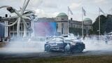 英国で開催された世界最大級のモータースポーツイベント「グッドウッド・フェスティバル・オブ・スピード」。ここでトヨタは、eフューエル（合成燃料）や水素の可能性を示す車両展示やデモランを実施した（写真：トヨタ自動車）