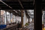 1階ホームから牛田方面を見る。奥のカーブの先あたりにはかつて中千住という駅があった（撮影：鼠入昌史）