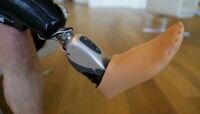 滑らかな動き！義肢は､ここまで進化した <動画>脳の指令で動く義肢の可能性とは