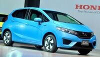 燃費トップ奪還へ!ホンダがトヨタに逆襲予告 「アクア」に抜かれたのは想定内