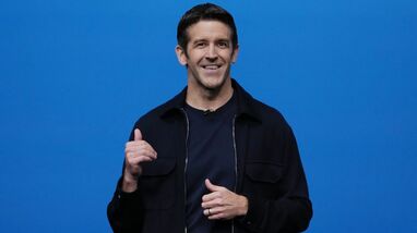 アップルが初の折り畳み式iPhone｢Duo｣を発表…日本での価格は36万4800円から