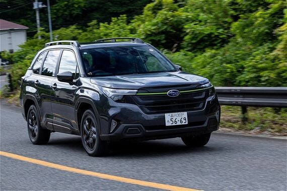 新型フォレスター X-BREAK S:HEV EXの試乗シーン