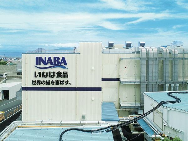静岡工場。猫の味覚を満足させるための最重要ポイント、品質管理が自社工場で徹底されている（写真：いなば食品）