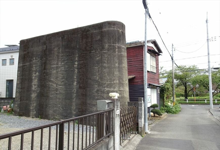 現在も残る御陵線の橋脚（撮影：南正時）