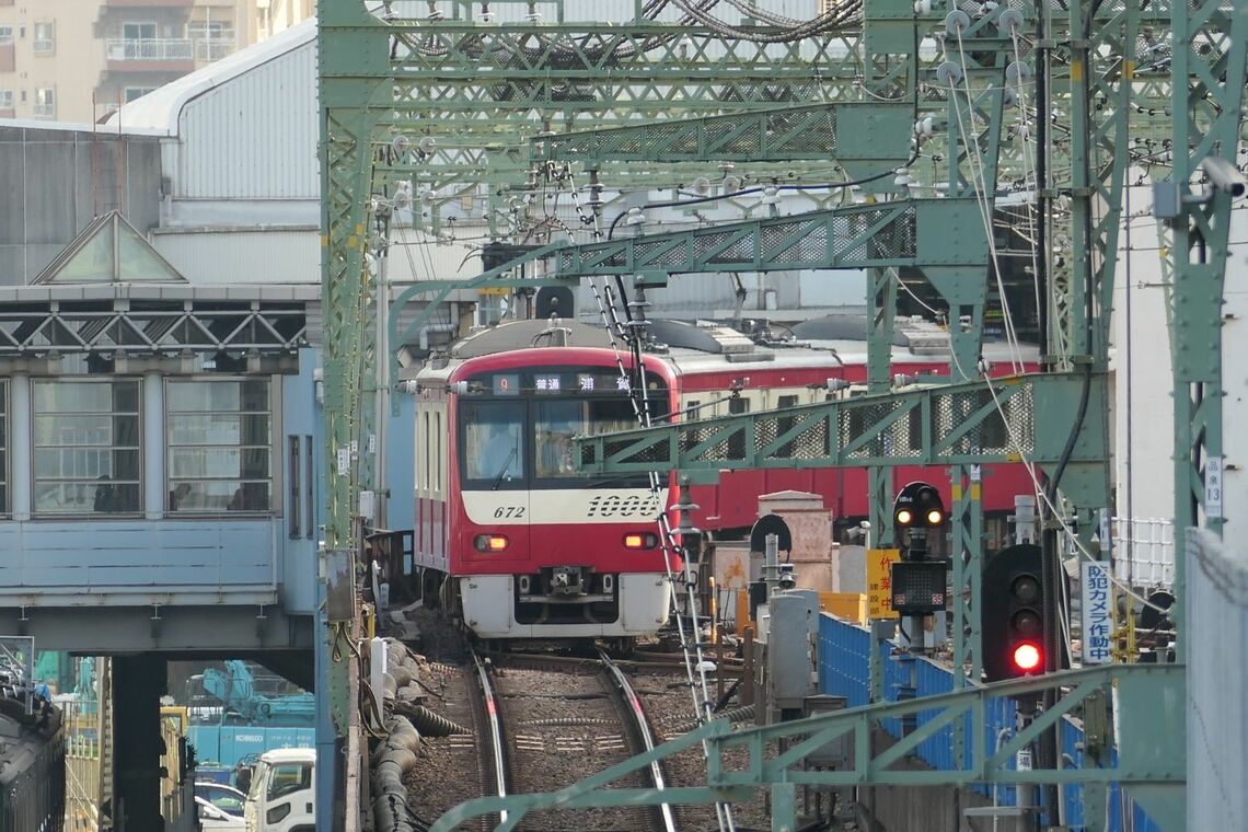 品川駅に到着する普通浦賀行き