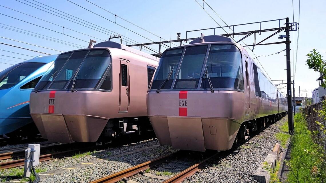 小田急電鉄のロマンスカー30000形「EXE」（記者撮影）