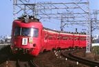 名鉄3400系は下部までスカートで覆った流線形だった