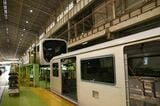 三菱重工三原製作所の和田沖工場にある車両工場（記者撮影）