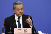 中国外相｢日中関係の先行きは日本の選択次第｣