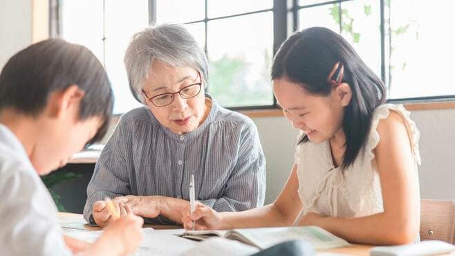 世代間交流で｢共感性｣が伸びる子､伸びない子