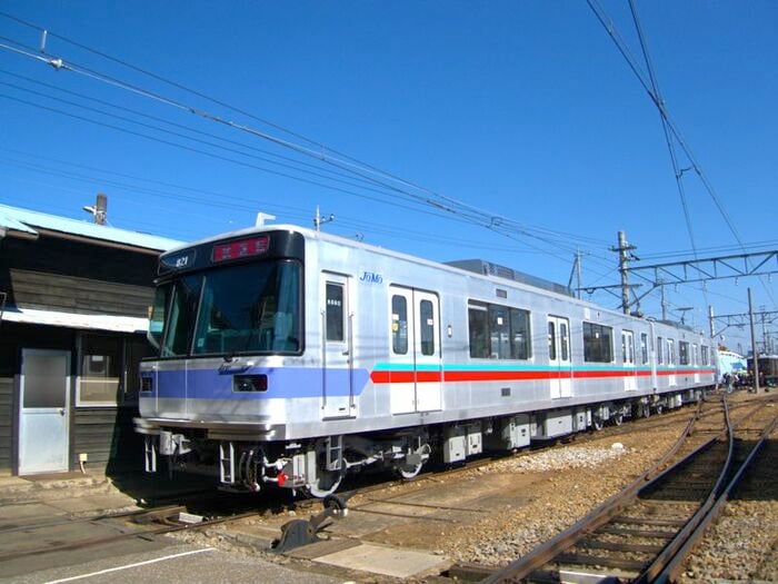 新型車両800形