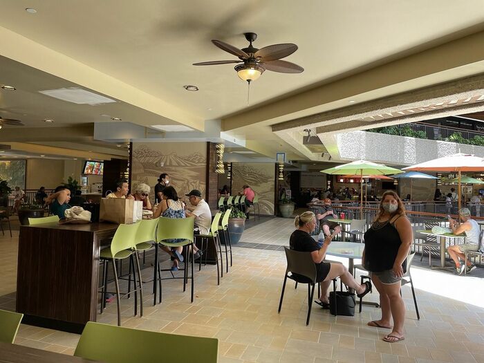 ホノルル市内のレストランの様子