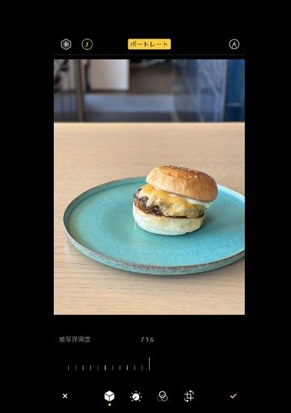 「f16」に設定。背景がくっきりしています。