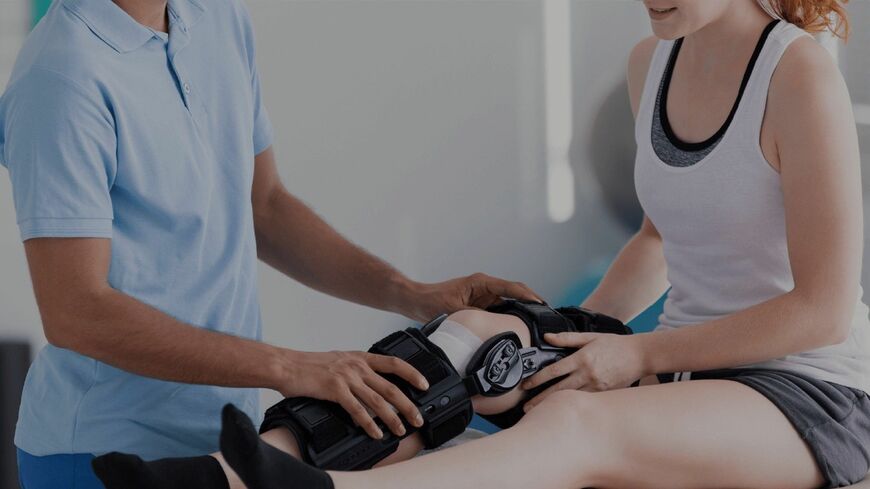 アスリートがケガしがちな膝の靱帯を人工靭帯で再建（CTBE社提供）