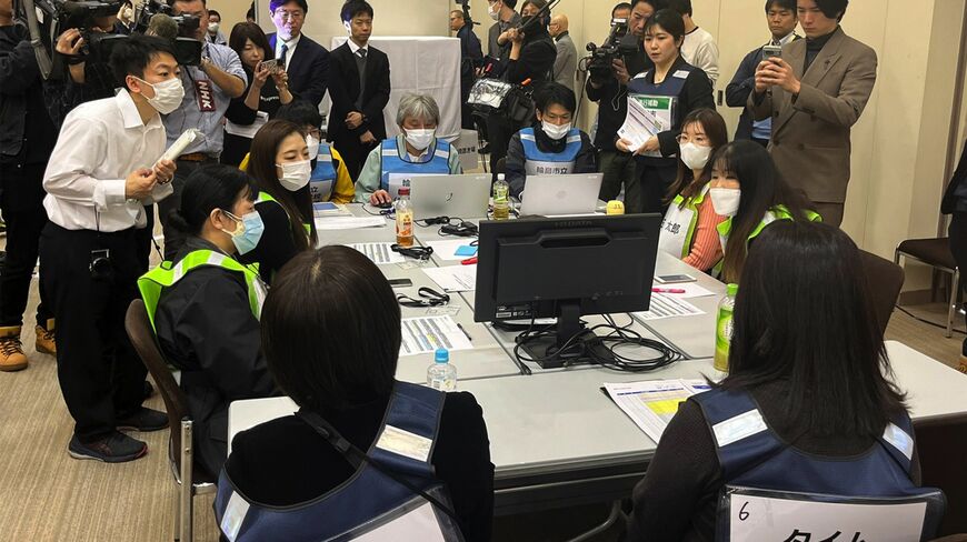 紙ベースのアナログ運営になりがちな避難所運営のデジタル化を検証中（写真：デジタル庁提供）