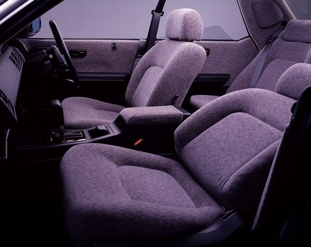 1988年、日産の初代シーマ（写真：日産自動車）