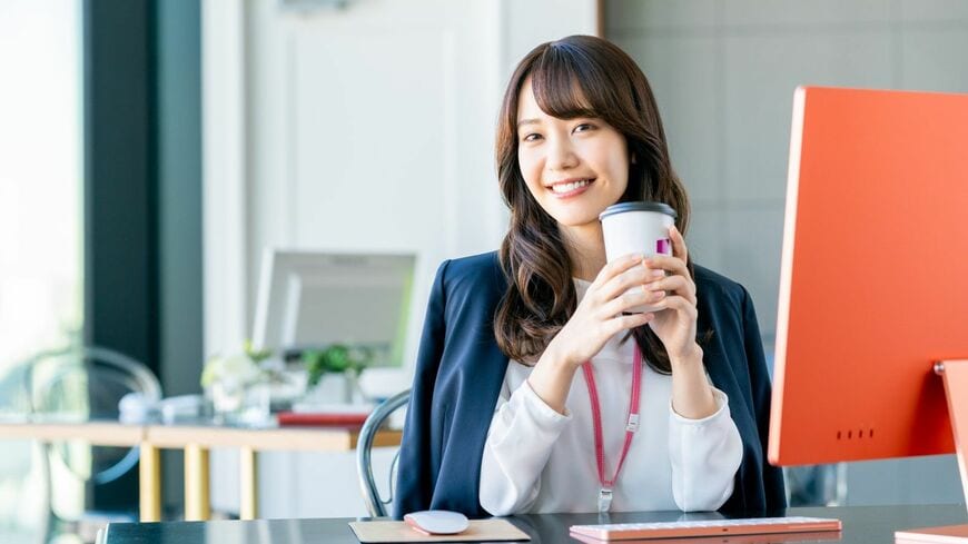 働き方が多様化したDX時代の課題として「休憩の難しさ」があげられます（写真：takeuchi masato／PIXTA）