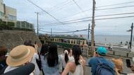 増える外国人観光客｢鉄道マナー問題｣対策は？　子供を勝手に撮影､大きな荷物で車内を占領…