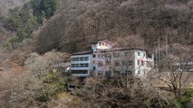 ｢廃墟ホテル｣｢土産店ゼロ｣の寂れた温泉街にある《予約殺到》の旅館…あの有名飲食チェーンが営む"山奥宿"が人気の訳