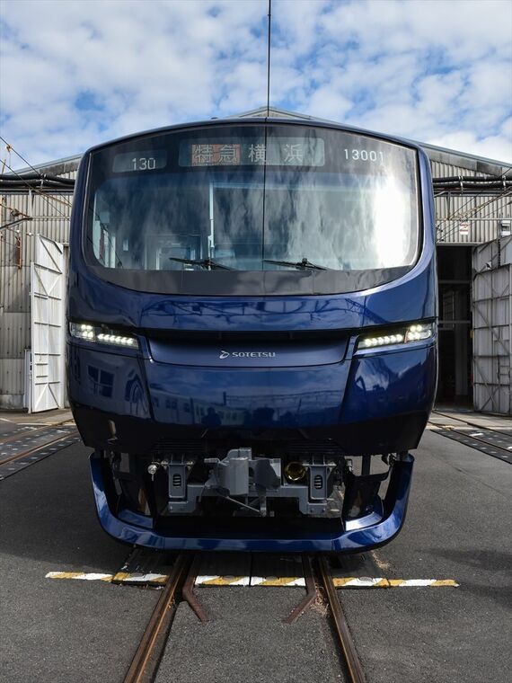 相鉄13000 前面アップ