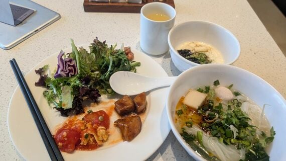 ビュッフェタイプの朝食