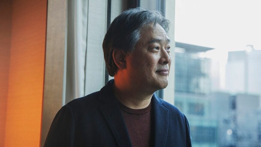 過激な暴力とエロスの表現で知られるパク・チャヌク監督。6年ぶりの新作『別れる決心』はガラリと印象の違うサスペンス・ロマンスだ（写真／トヨダリョウ）