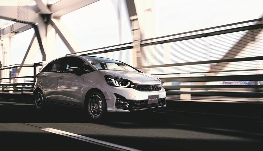 フィットe:HEVモデューロX（写真：本田技研工業）