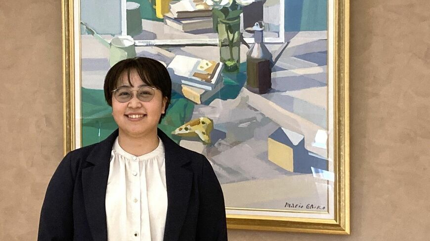 「商品のひとつ、市川の梨プリンを気に入って、わざわざ直売所で販売してくださっているナシ農家さんもいらっしゃるんですよ」と語る半澤さん（写真：筆者撮影）