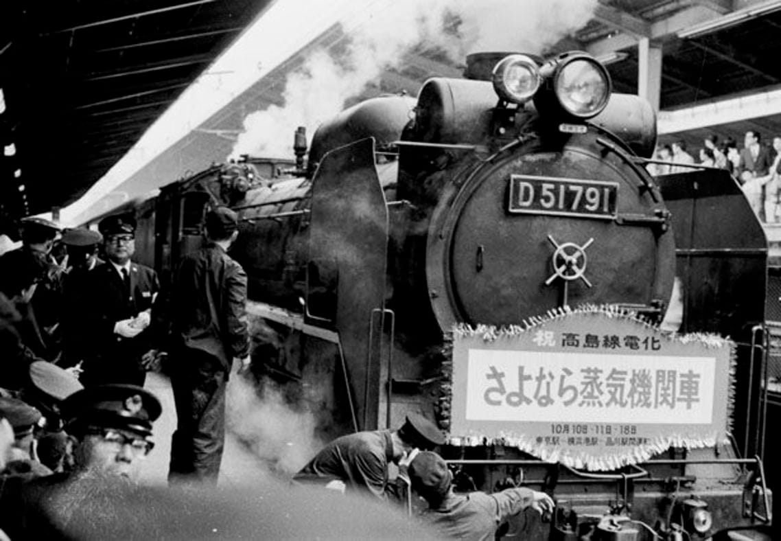 横浜の高島線電化記念で東京駅から走ったSL列車