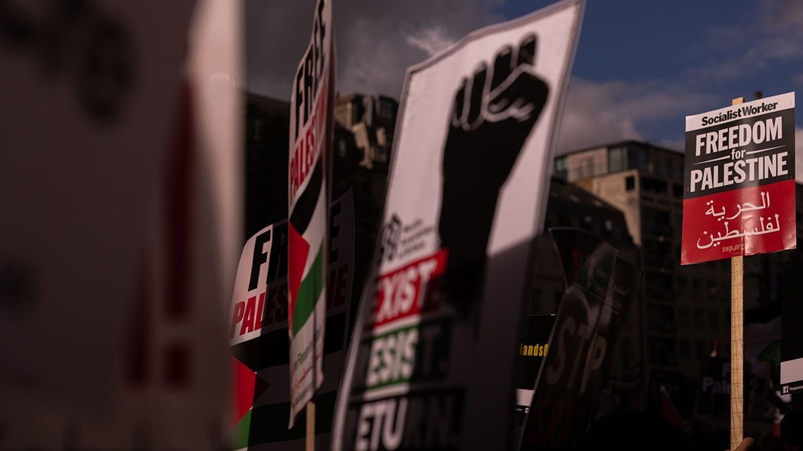 イギリスのロンドン中心部で行われたパレスチナ支持者によるデモ