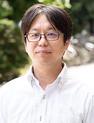 雨宮 智浩（あめみや・ともひろ）東京大学大学院情報理工学系研究科 兼 同大バーチャルリアリティ教育研究センター 准教授1979年山梨県生まれ。東京大学工学部卒業。同大学大学院修士課程を経てNTTコミュニケーション科学基礎研究所研究員。2019年より現職。専門は人間の錯覚を利用した情報提示技術の研究開発。総務省「Web3時代に向けたメタバース等の利活用に関する研究会」構成員。日本バーチャルリアリティ学会理事、ヒューマンインタフェース学会理事などを歴任