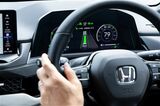 ホンダ量販モデル初のハンズオフ機能を搭載した「アコード e:HEV Honda SENSING 360＋」（写真：三木 宏章）