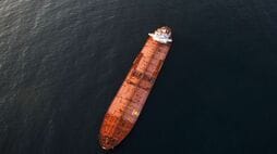 ペルシャ湾内の複数のタンカーがホルムズ海峡到達前にUターン､イランの開放宣言あっても混乱