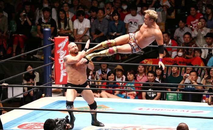 アクロバティックな技がいくつも見られる