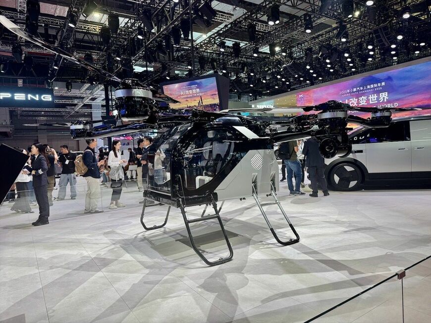 シャオペン（エアロHT）「ランドエアクラフトキャリア」に格納されるeVTOL（写真：小川フミオ）