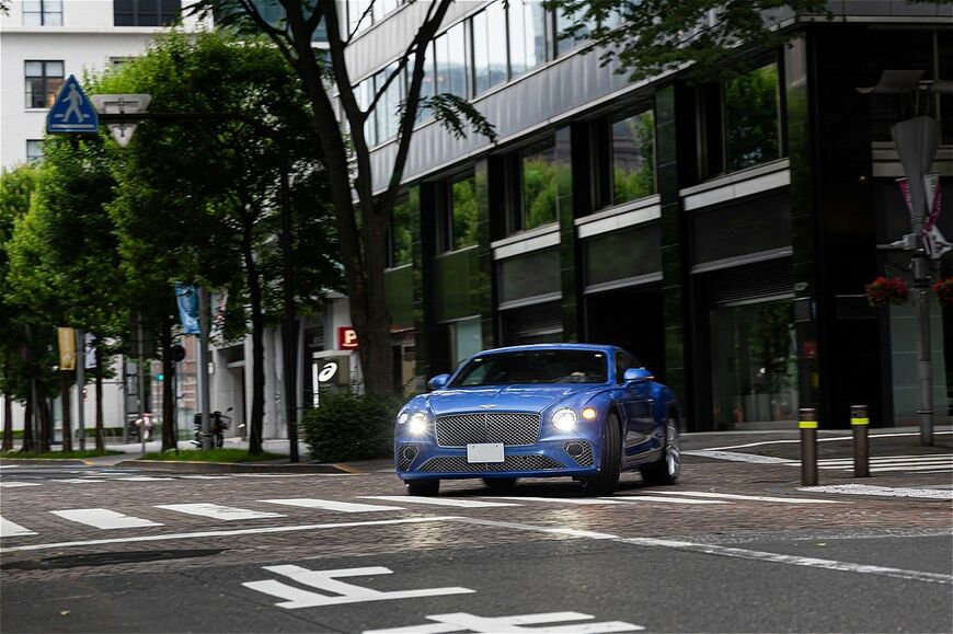 ベントレーの3代目「コンチネンタルGT」（写真：三木 宏章）