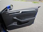 ピラーレスのハードトップ方式を採用