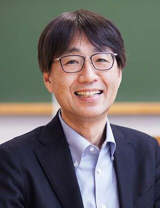 児美川孝一郎（こみかわ・こういちろう）教育学研究者／法政大学キャリアデザイン学部教授東京大学教育学部卒業、東京大学大学院教育学研究科博士課程単位取得退学。法政大学文学部教育学科専任講師、助教授などを経て2007年から現職。日本教育学会理事、日本教育政策学会理事。著書に『キャリア教育がわかる』（誠信書房）、『キャリア教育のウソ』（ちくまプリマー新書）、『まず教育論から変えよう』（太郎次郎社エデュタス）、『夢があふれる社会に希望はあるか』（ベスト新書）などがある（写真：児美川氏提供）