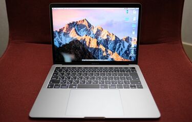 新型MacBookPro、使って分かった真の価値 13インチモデルを最速 新型MacBookPro、使って分かった真の価値 13インチモデルを最速