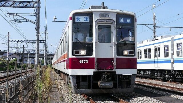 東武鬼怒川線、「ほぼ毎日走るSL」が秘める可能性 沿線住民が花を 東武鬼怒川線、「ほぼ毎日走るSL」が秘める可能性 沿線住民が花を