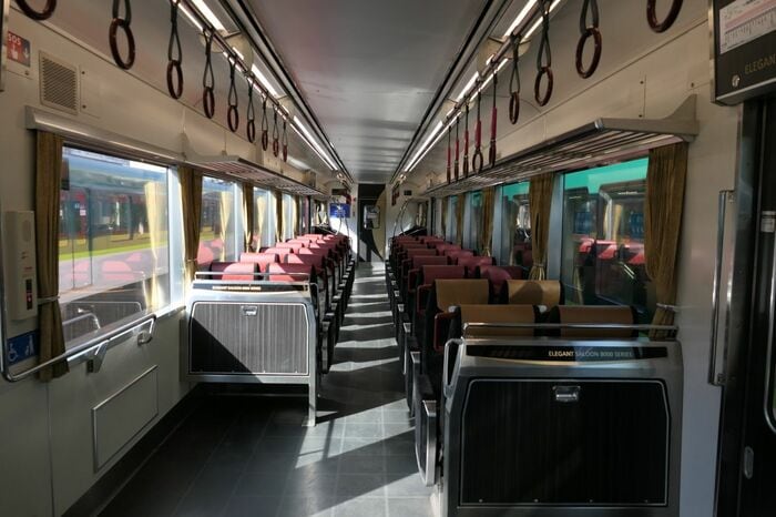 8号車の車内