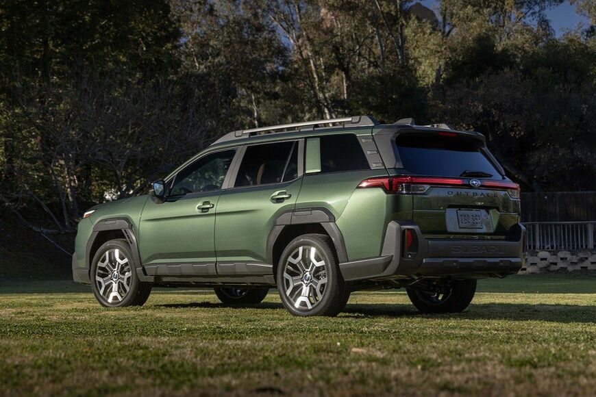 ツーリングワゴンの派生からオリジナルボディのSUVとなった新型アウトバック（写真：SUBARU）