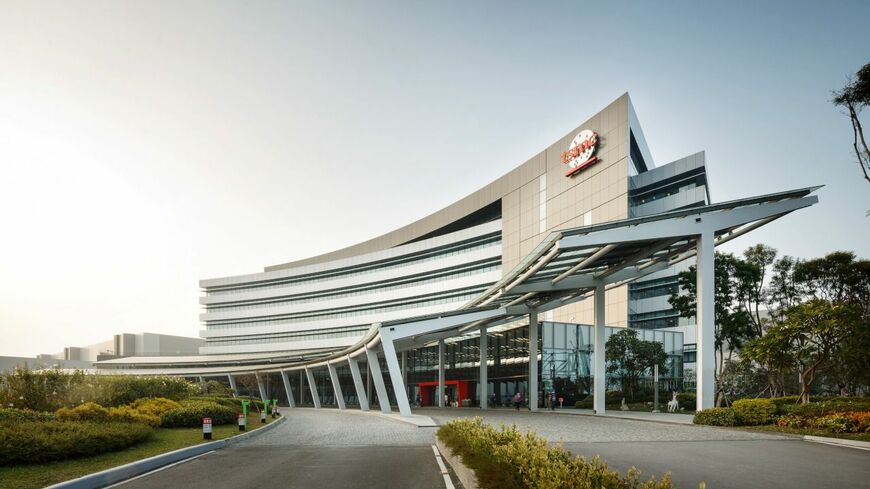 世界的に続くAIブームを追い風に、TSMCの業績は急拡大を続けている。写真は3nmプロセスの主力工場である台湾･台南市のFab 18（TSMC提供）