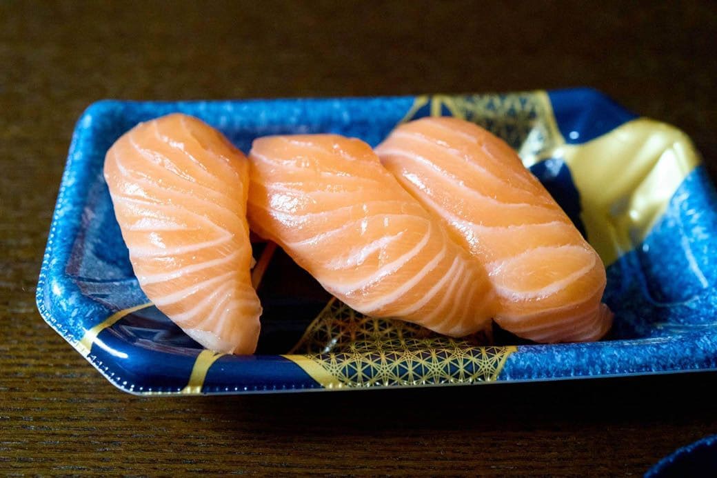 購入したサーモン3貫