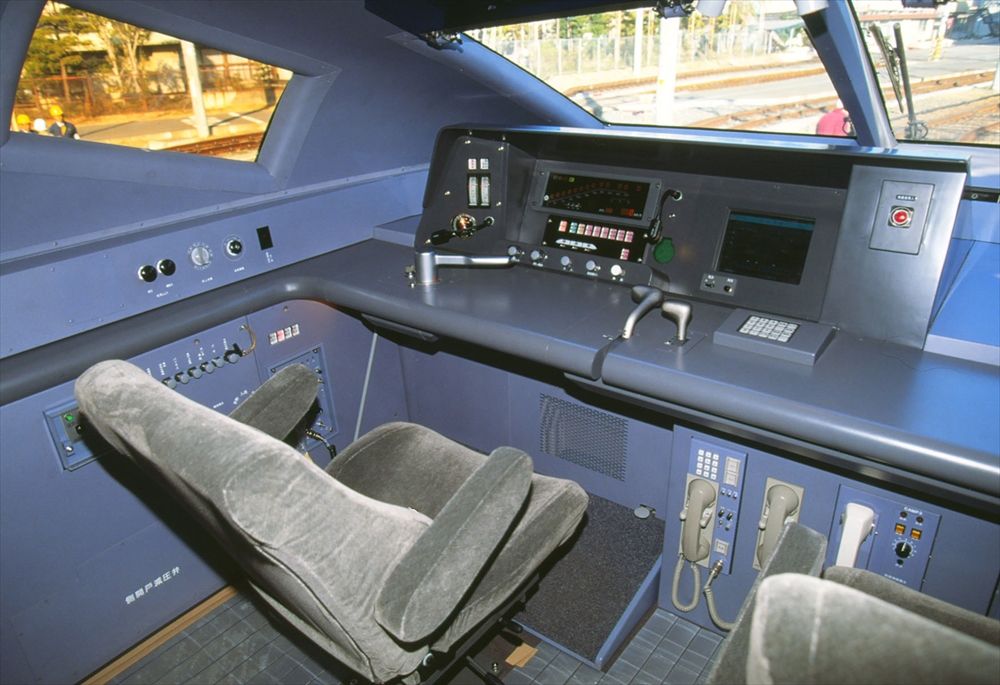 JR東海の試作車「300X」の運転台（写真：南正時）
